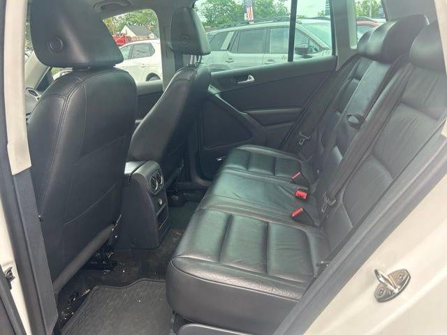 2011 Volkswagen Tiguan 4WD 4dr SEL 4Motion