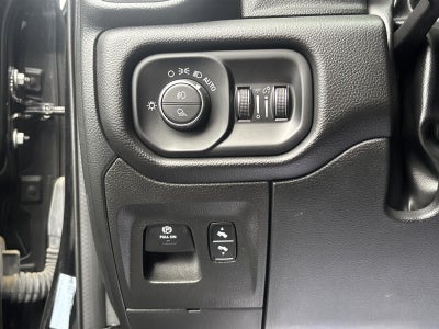 2023 RAM 1500 Laramie 4x4 Crew Cab 5'7" Box