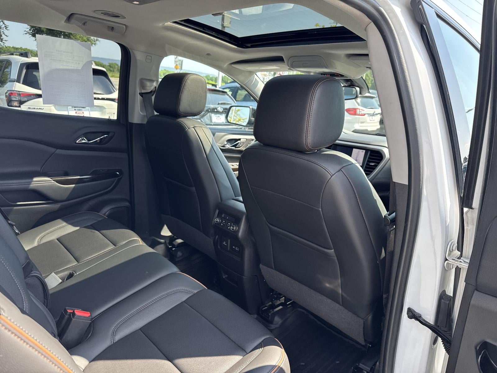 2022 GMC Acadia AWD AT4