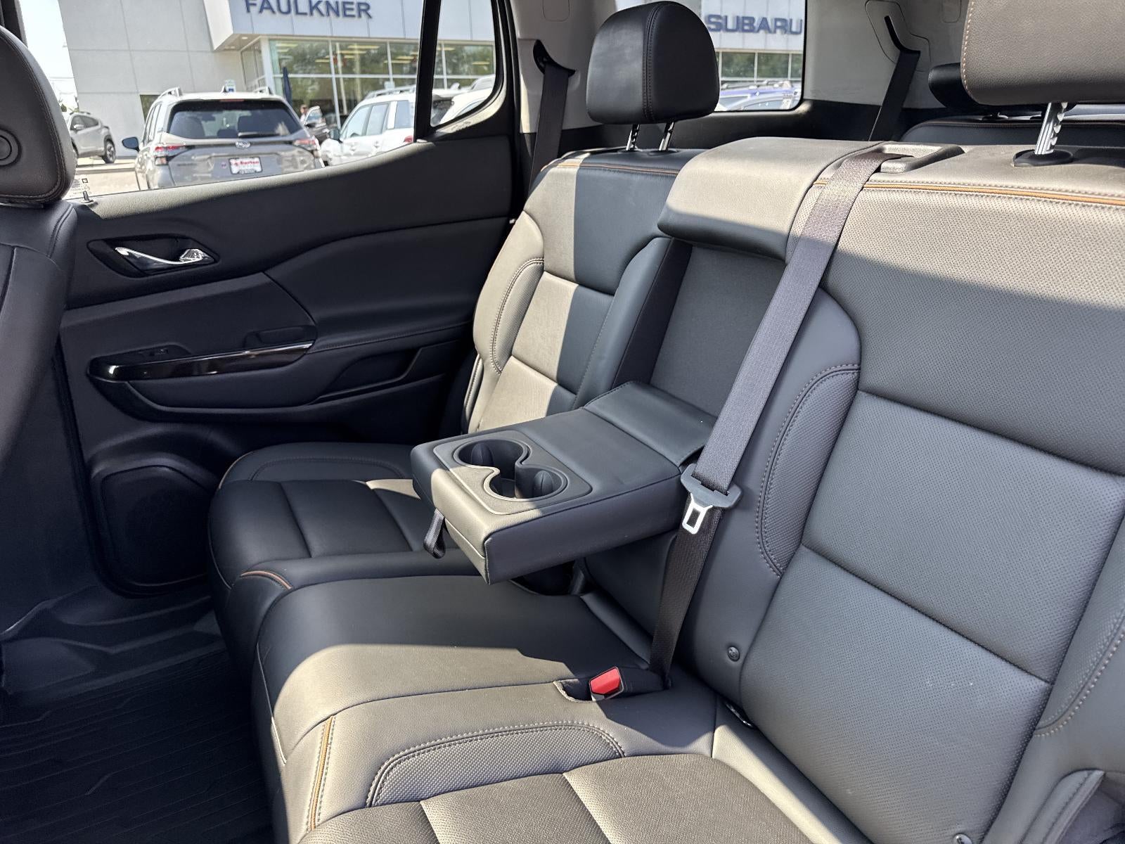 2022 GMC Acadia AWD AT4