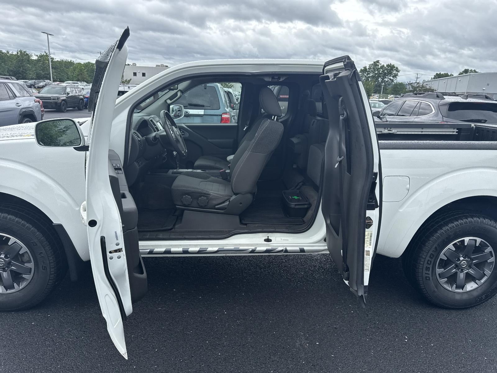 2015 Nissan Frontier 4WD King Cab Auto PRO-4X