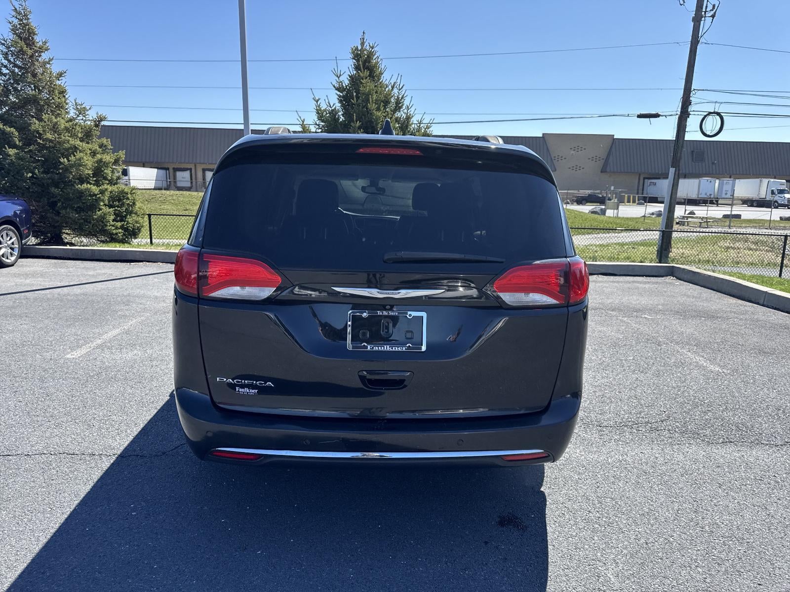 2017 Chrysler Pacifica Touring-L FWD