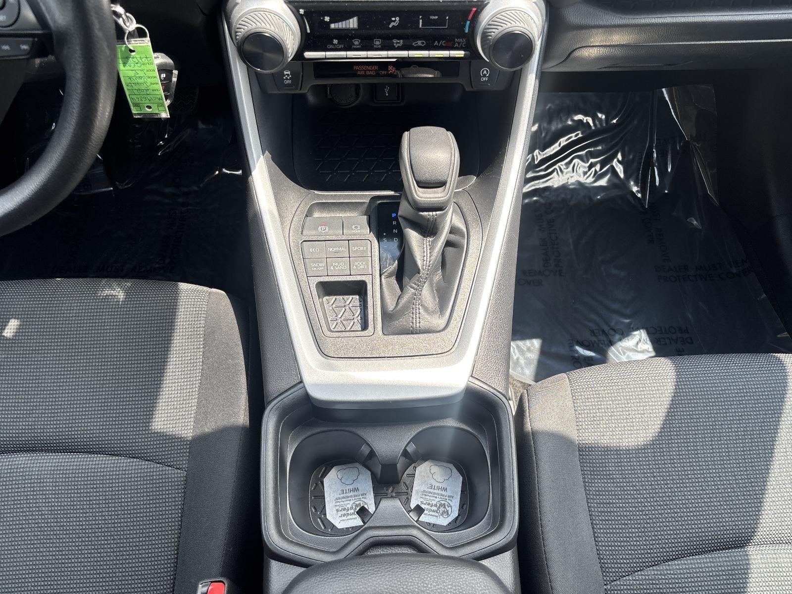 2021 Toyota RAV4 LE AWD (Natl)