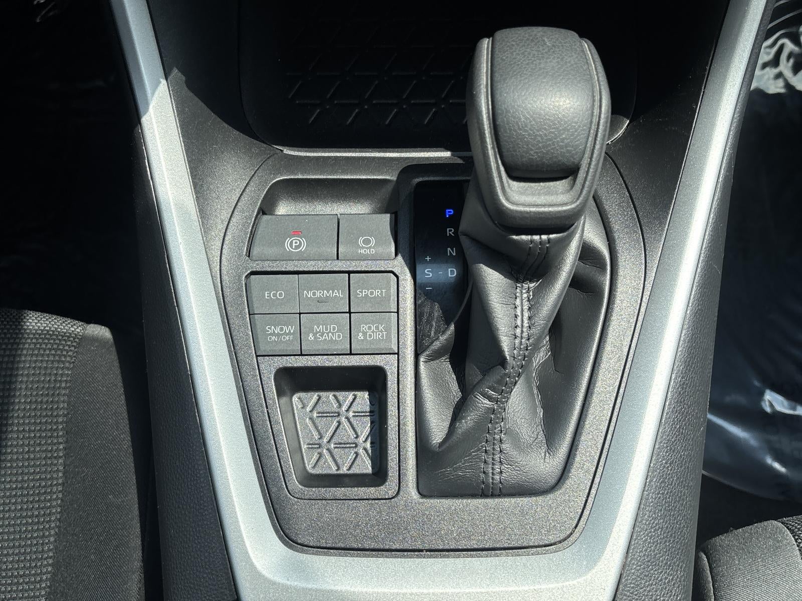 2021 Toyota RAV4 LE AWD (Natl)