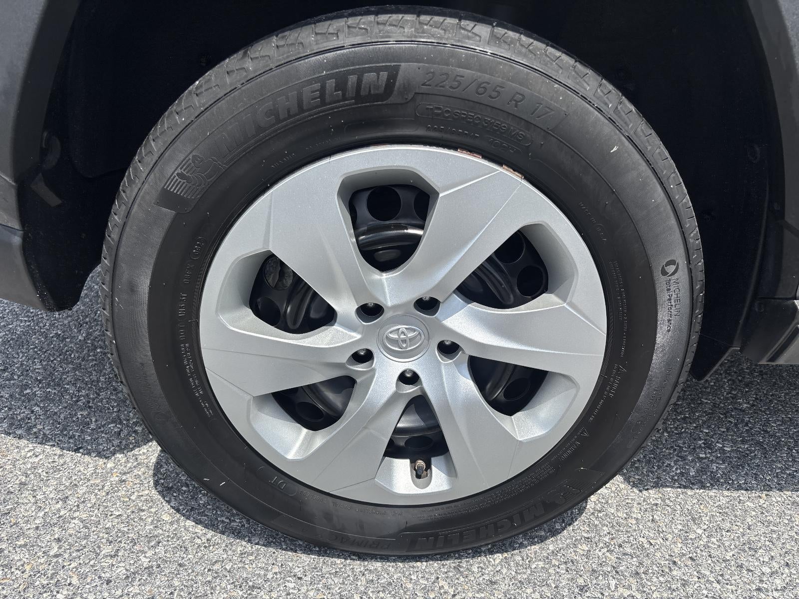 2021 Toyota RAV4 LE AWD (Natl)