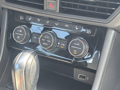 2019 Volkswagen Jetta R-Line Auto w/SULEV