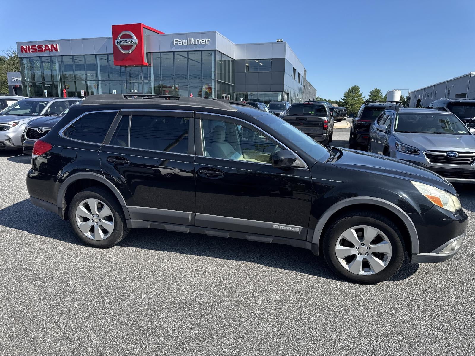 2011 Subaru Outback 2.5i Premium Automatic w/All-Weather Pkg and Power Moonroof Pkg