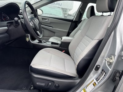 2017 Toyota Camry SE Auto (SE)