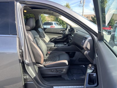 2024 Nissan Pathfinder Platinum 4WD