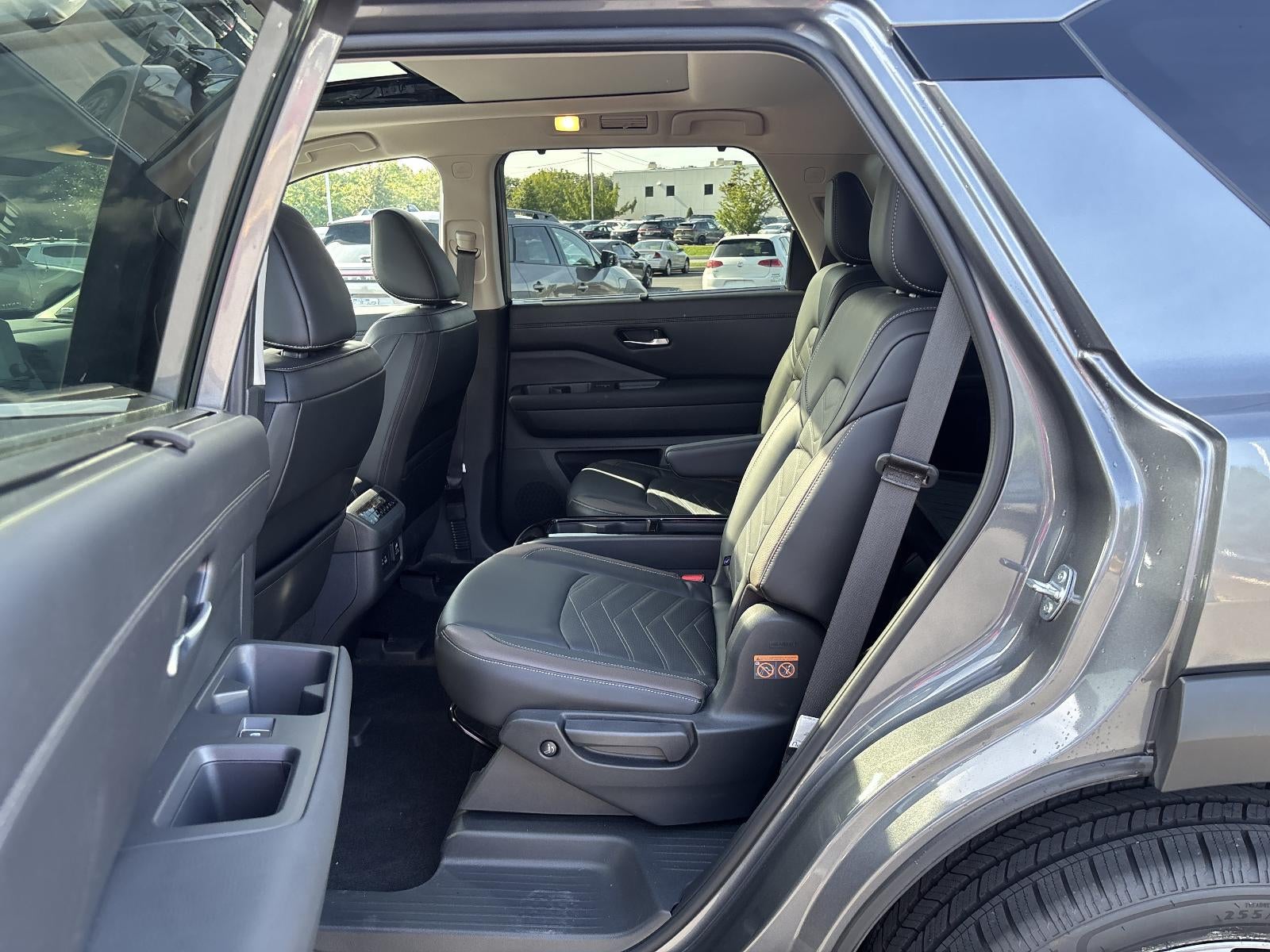 2024 Nissan Pathfinder Platinum 4WD