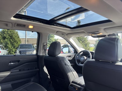 2024 Nissan Pathfinder Platinum 4WD