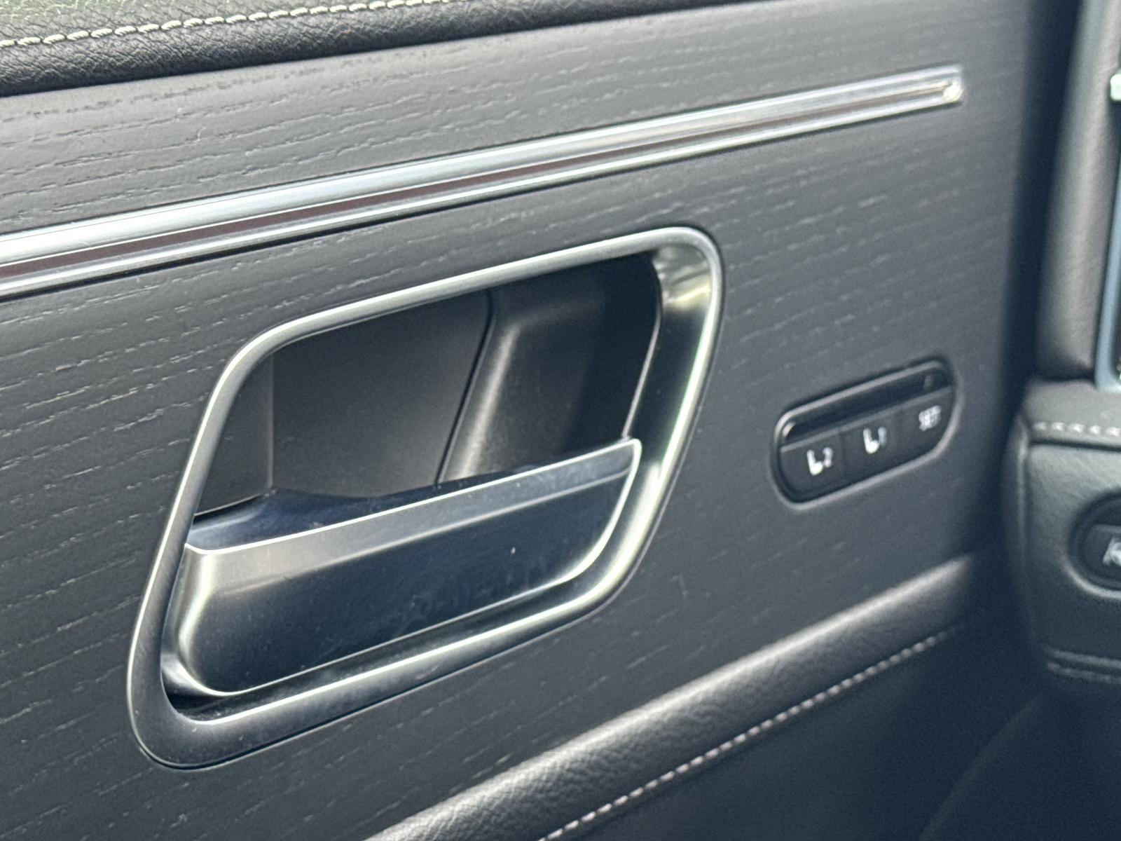 2025 INFINITI QX80 SENSORY AWD