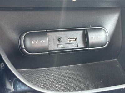 2017 Kia Soul + Auto