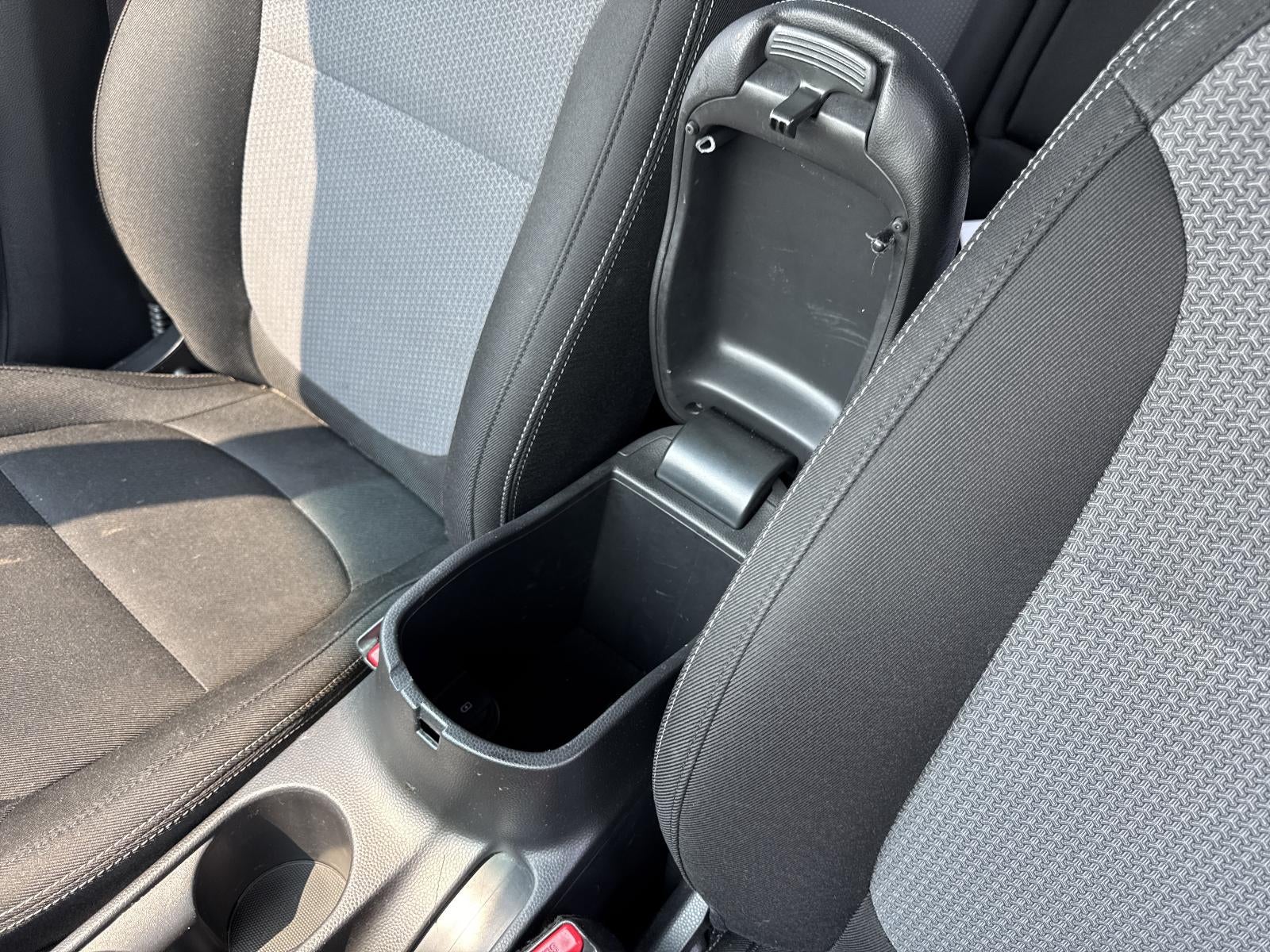 2017 Kia Soul + Auto