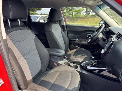 2017 Kia Soul + Auto