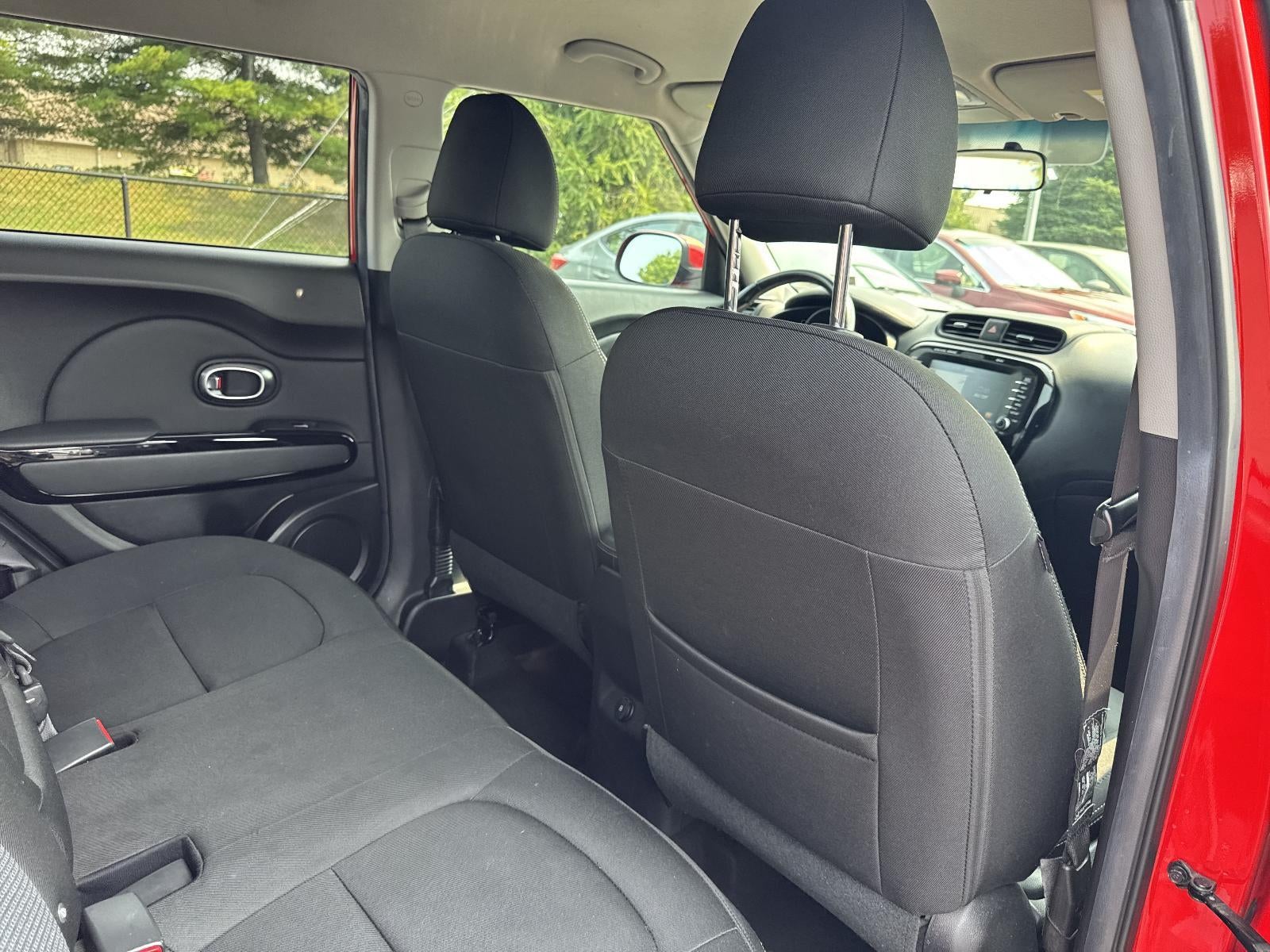 2017 Kia Soul + Auto
