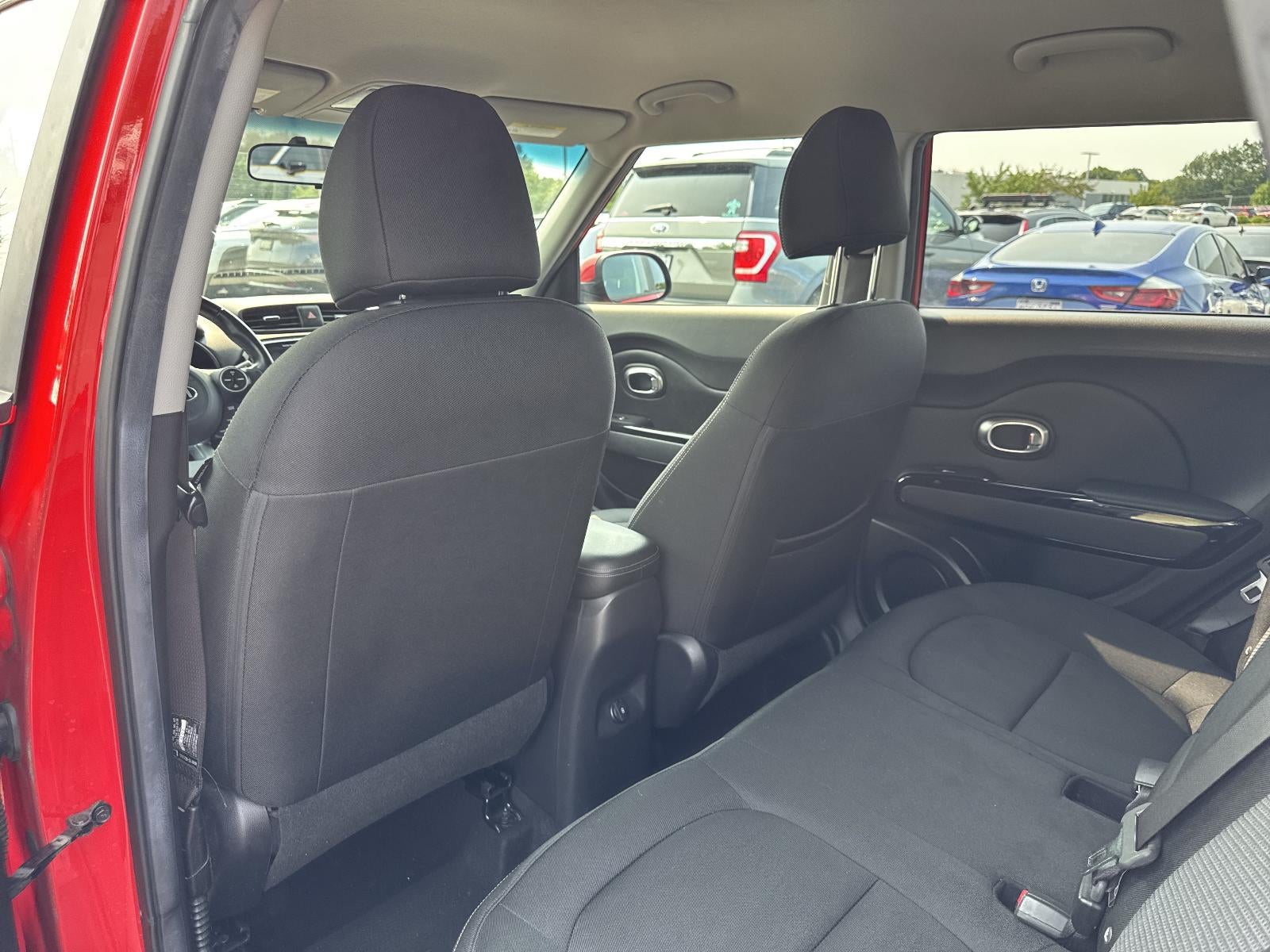 2017 Kia Soul + Auto