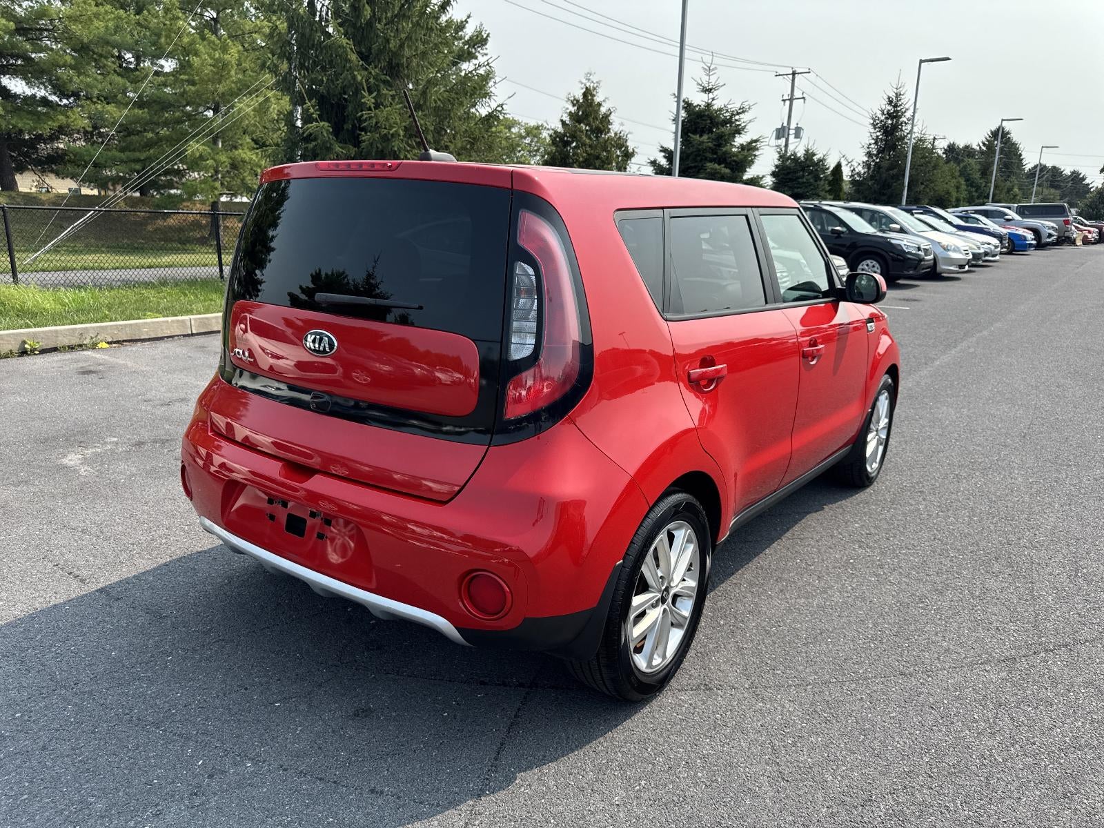 2017 Kia Soul + Auto