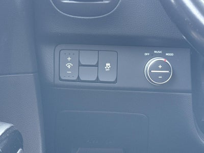 2017 Kia Soul + Auto