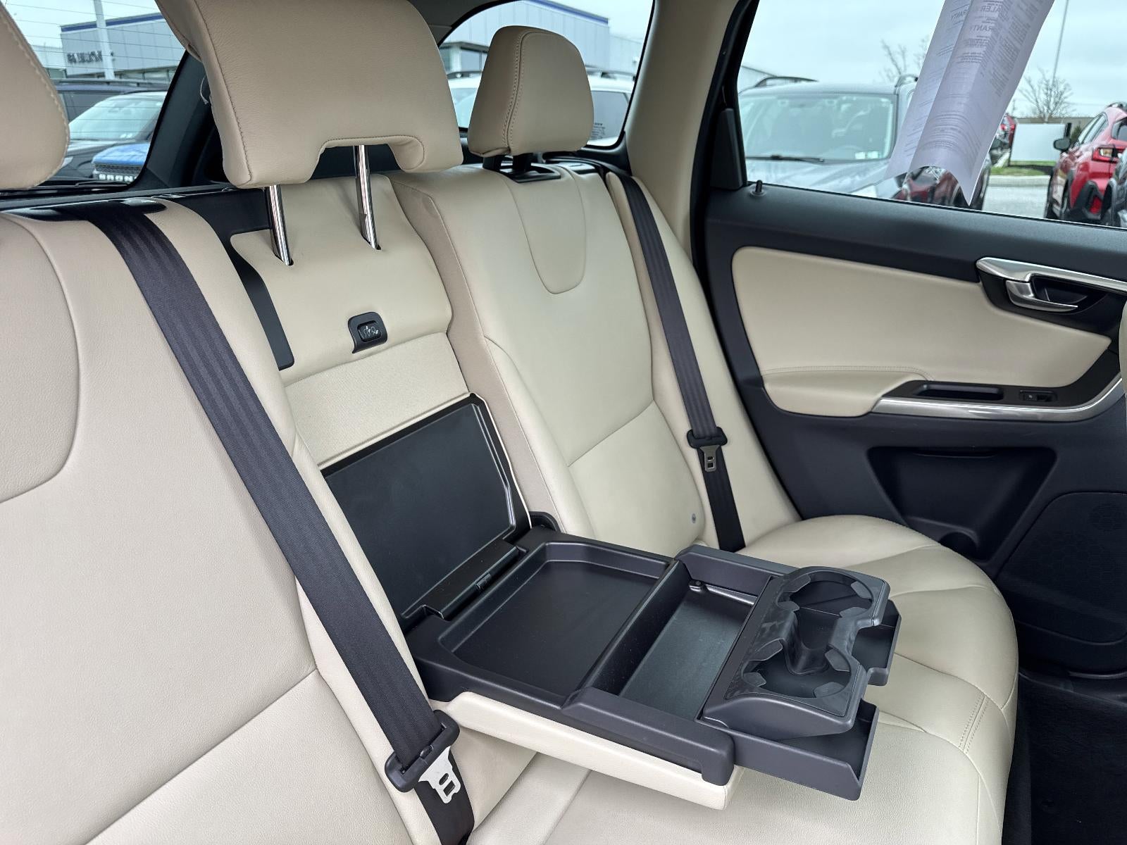 2016 Volvo XC60 AWD 4dr T6 Drive-E