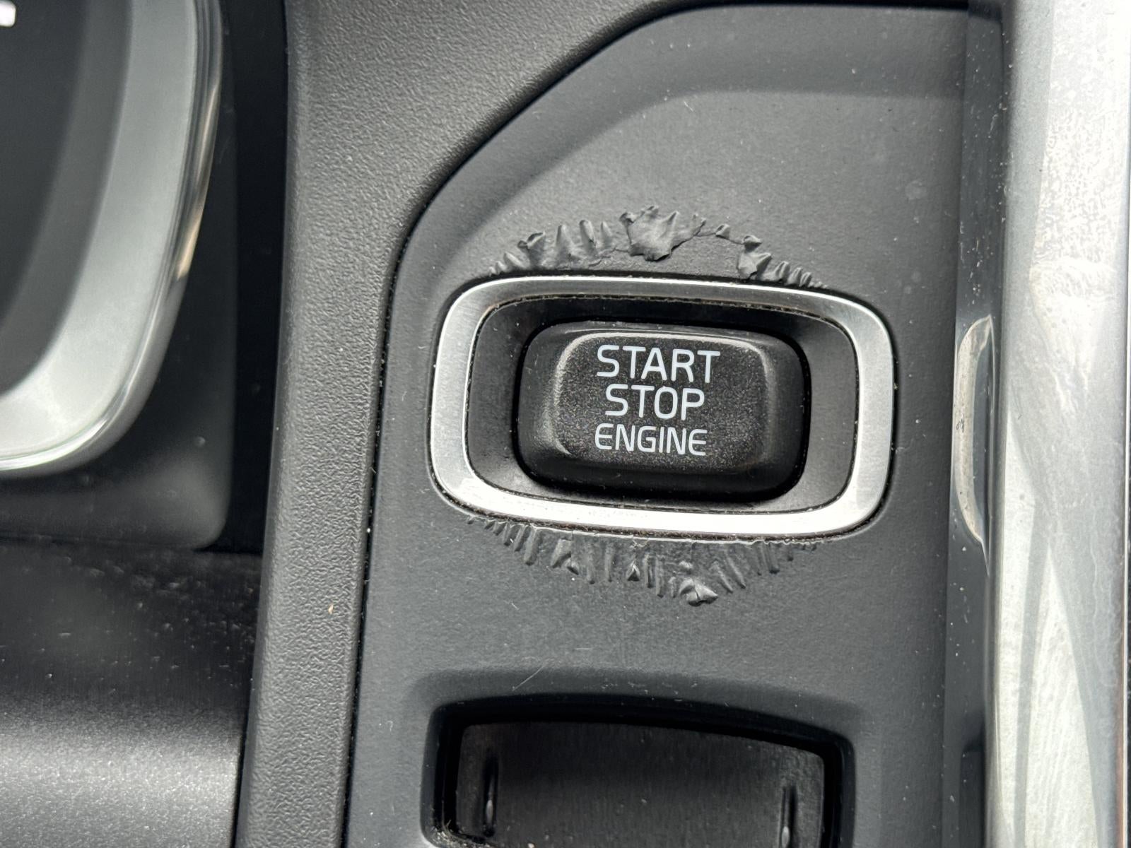 2016 Volvo XC60 AWD 4dr T6 Drive-E