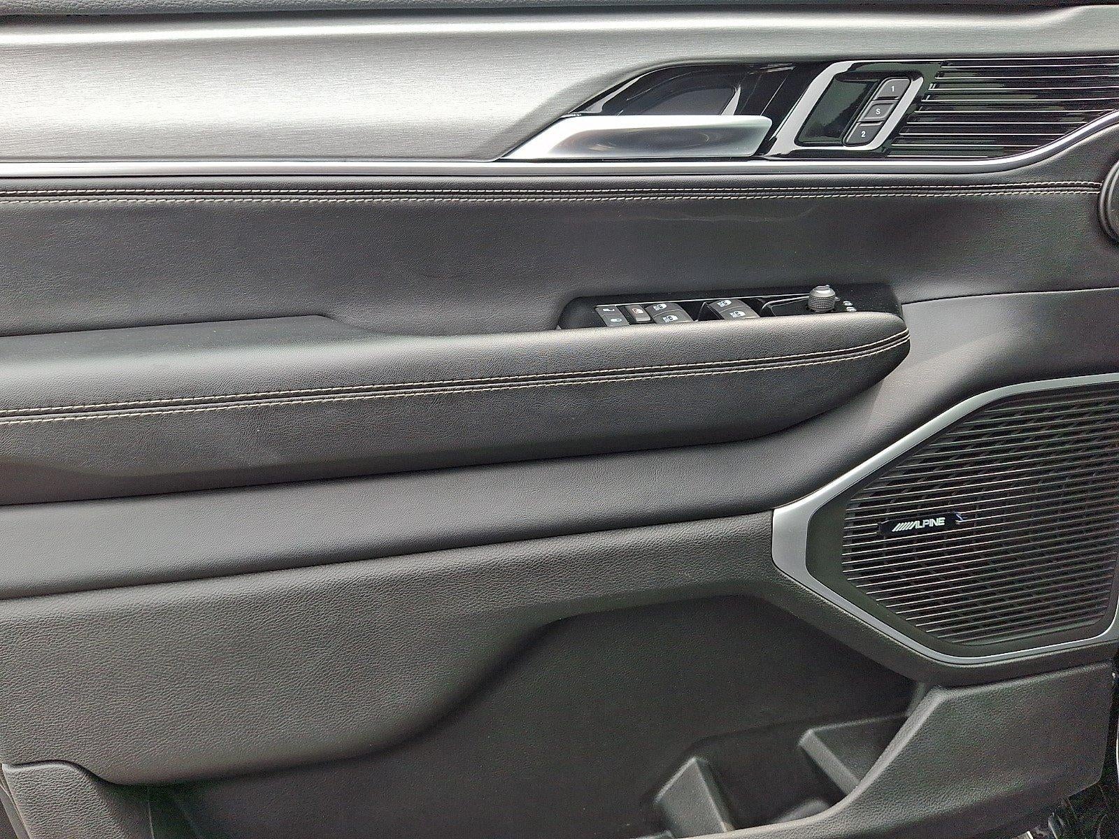 2023 Jeep Wagoneer Series II Carbide 4x4