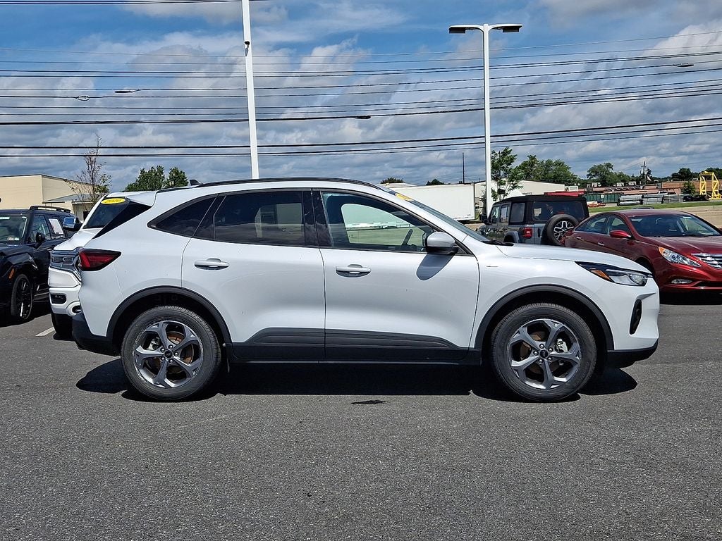 2025 Ford Escape ST-Line Select AWD