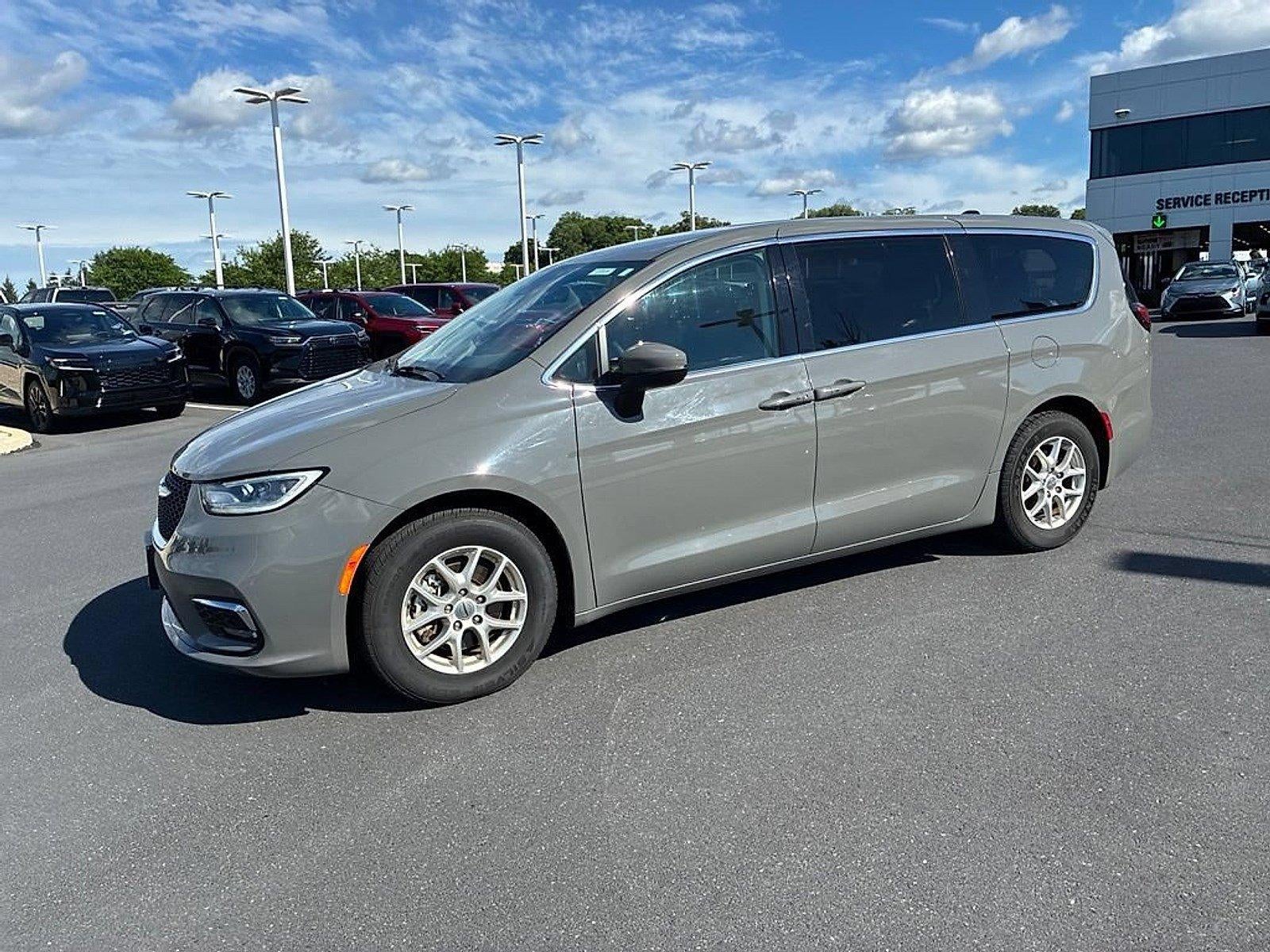 2023 Chrysler Pacifica Touring L FWD