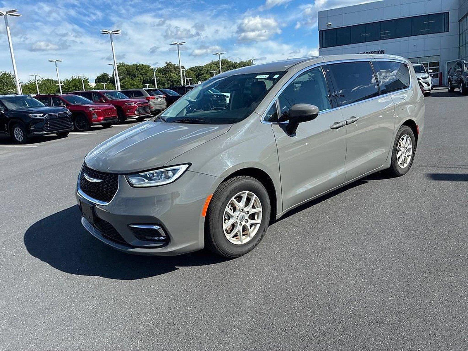2023 Chrysler Pacifica Touring L FWD