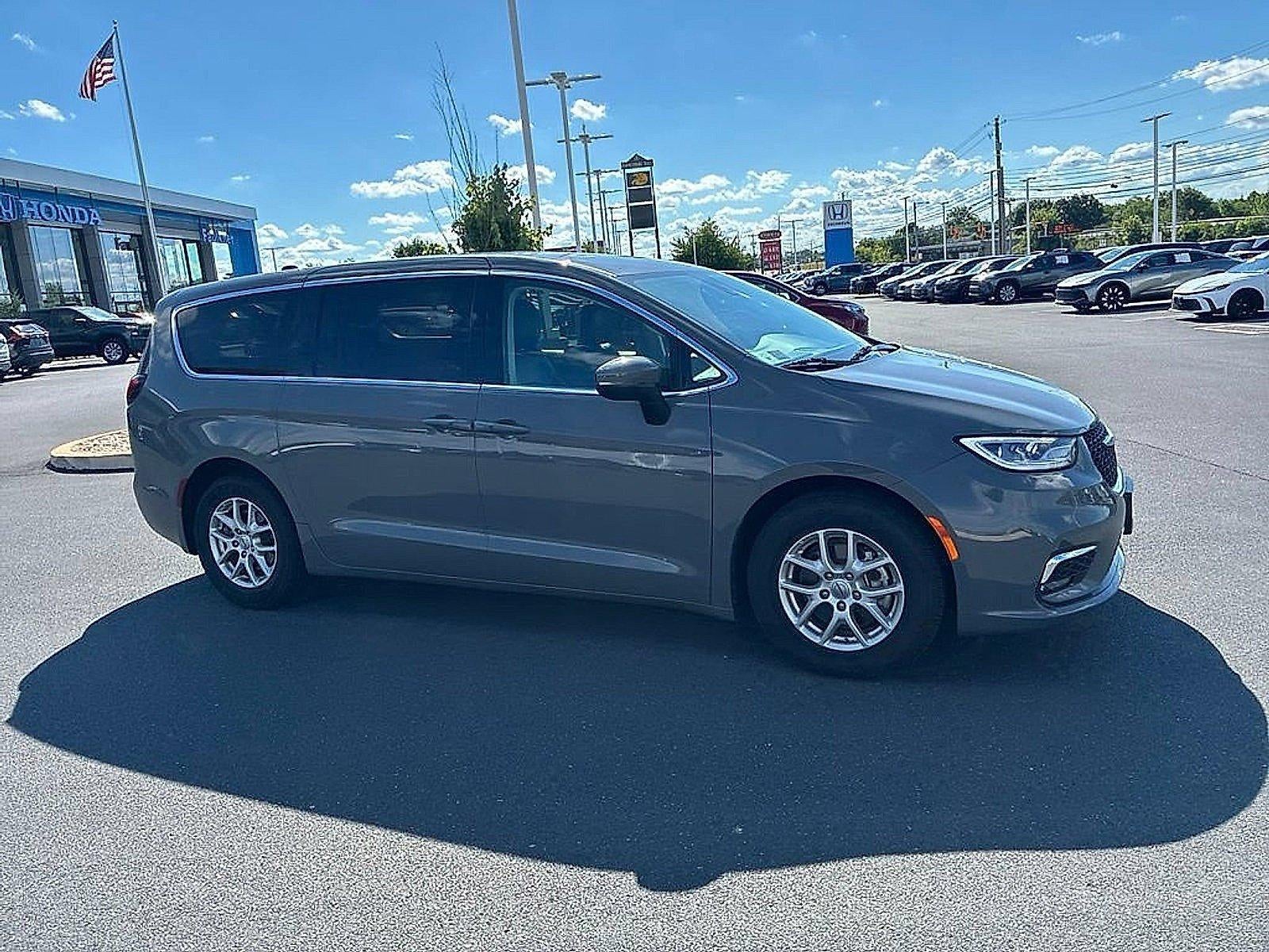 2023 Chrysler Pacifica Touring L FWD