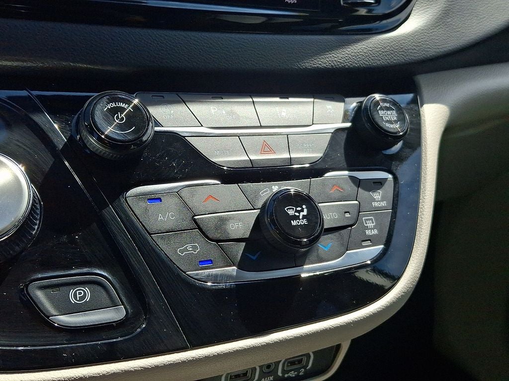 2024 Chrysler Pacifica Touring L FWD
