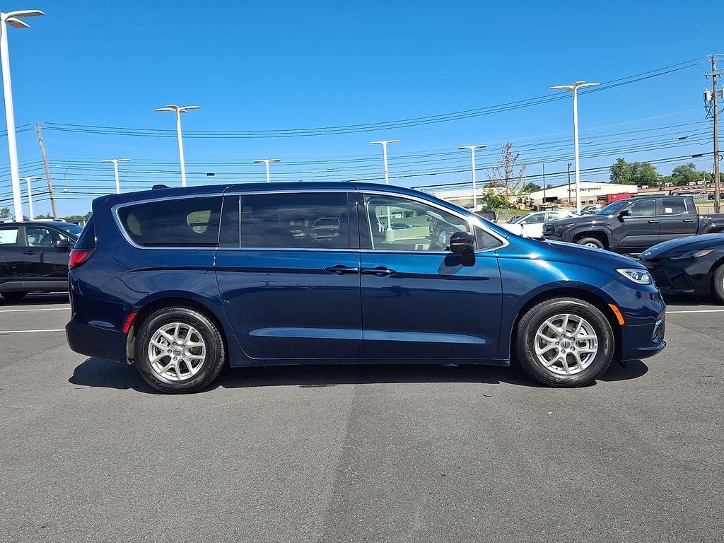 2024 Chrysler Pacifica Touring L FWD