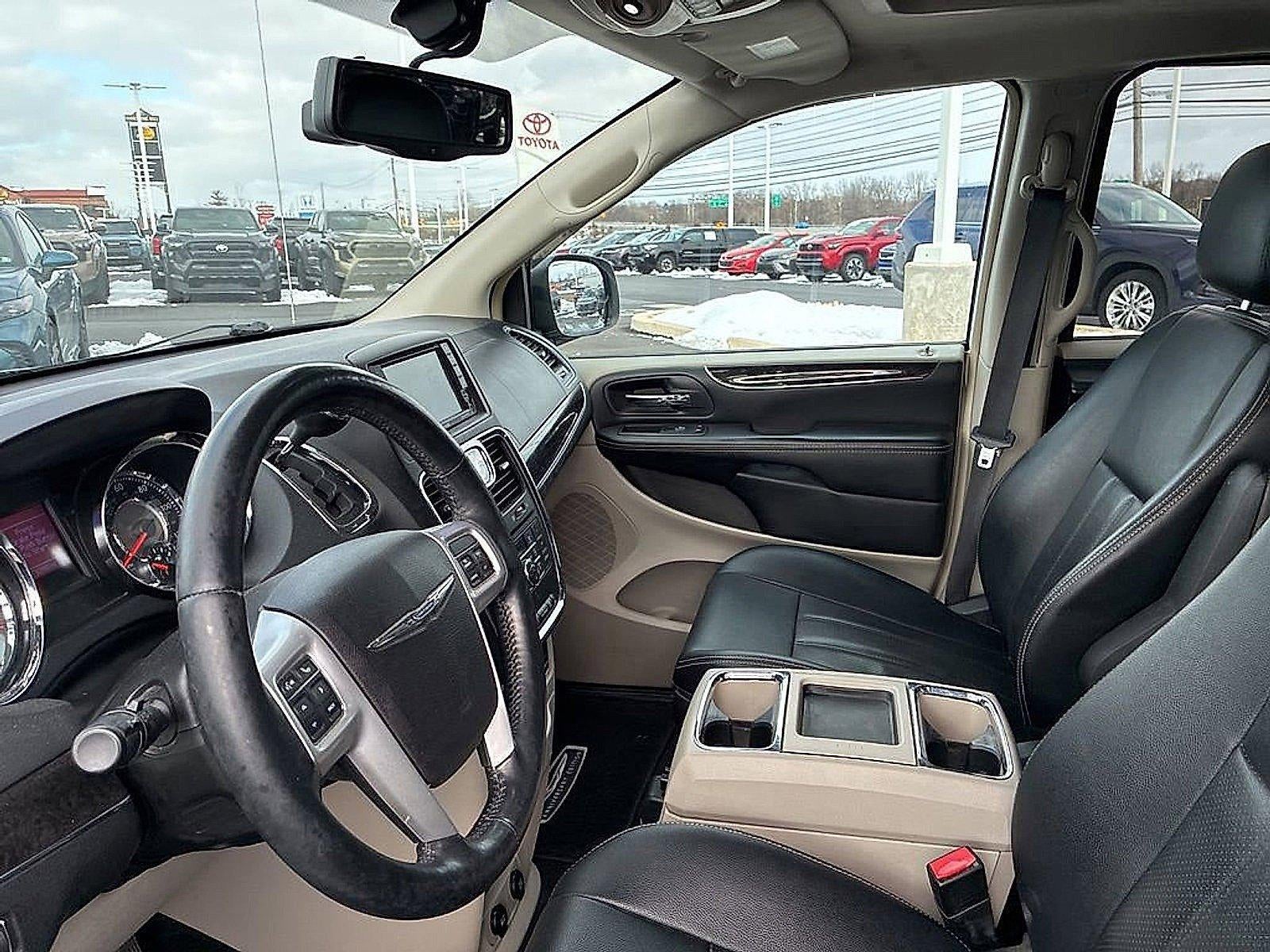 2016 Chrysler Town & Country 4dr Wgn Touring-L Anniversary Edition