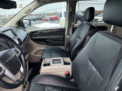 2016 Chrysler Town & Country 4dr Wgn Touring-L Anniversary Edition