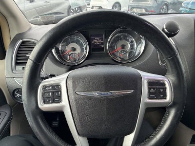 2016 Chrysler Town & Country 4dr Wgn Touring-L Anniversary Edition