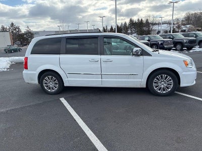 2016 Chrysler Town & Country 4dr Wgn Touring-L Anniversary Edition