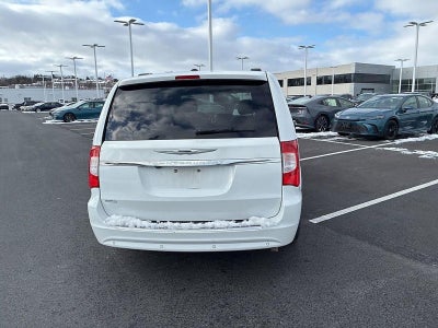 2016 Chrysler Town & Country 4dr Wgn Touring-L Anniversary Edition