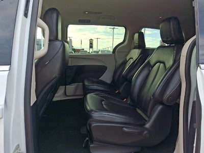 2023 Chrysler Pacifica Hybrid Touring L