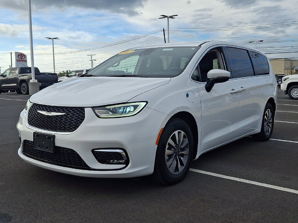 2023 Chrysler Pacifica Hybrid Touring L