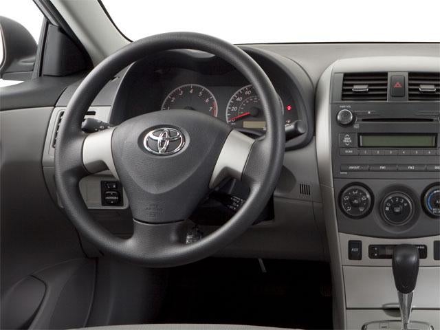 2013 Toyota Corolla 4dr Sdn Auto LE (Natl)