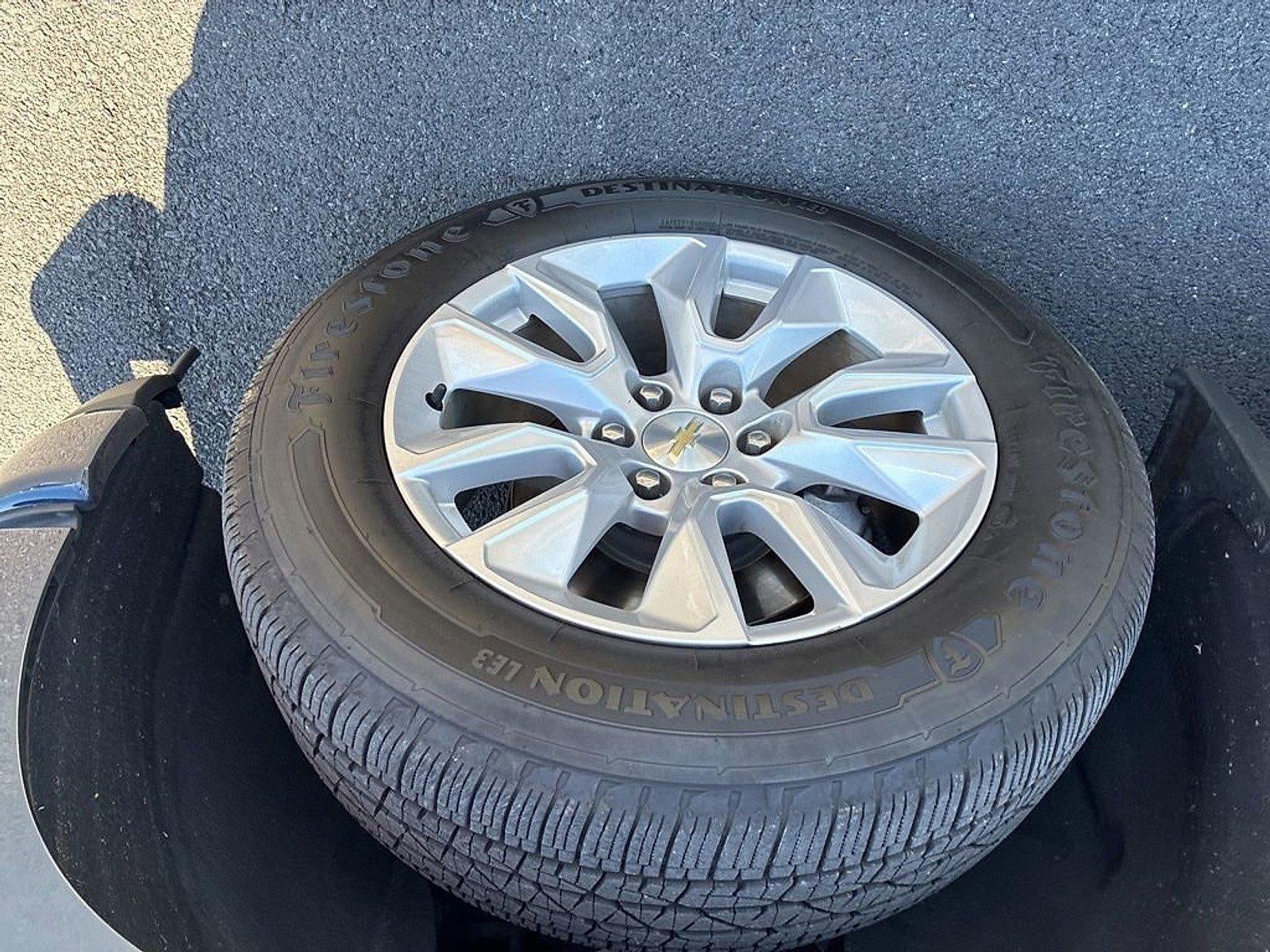 2021 Chevrolet Silverado 1500 Crew Cab Short Box 4-Wheel Drive Custom