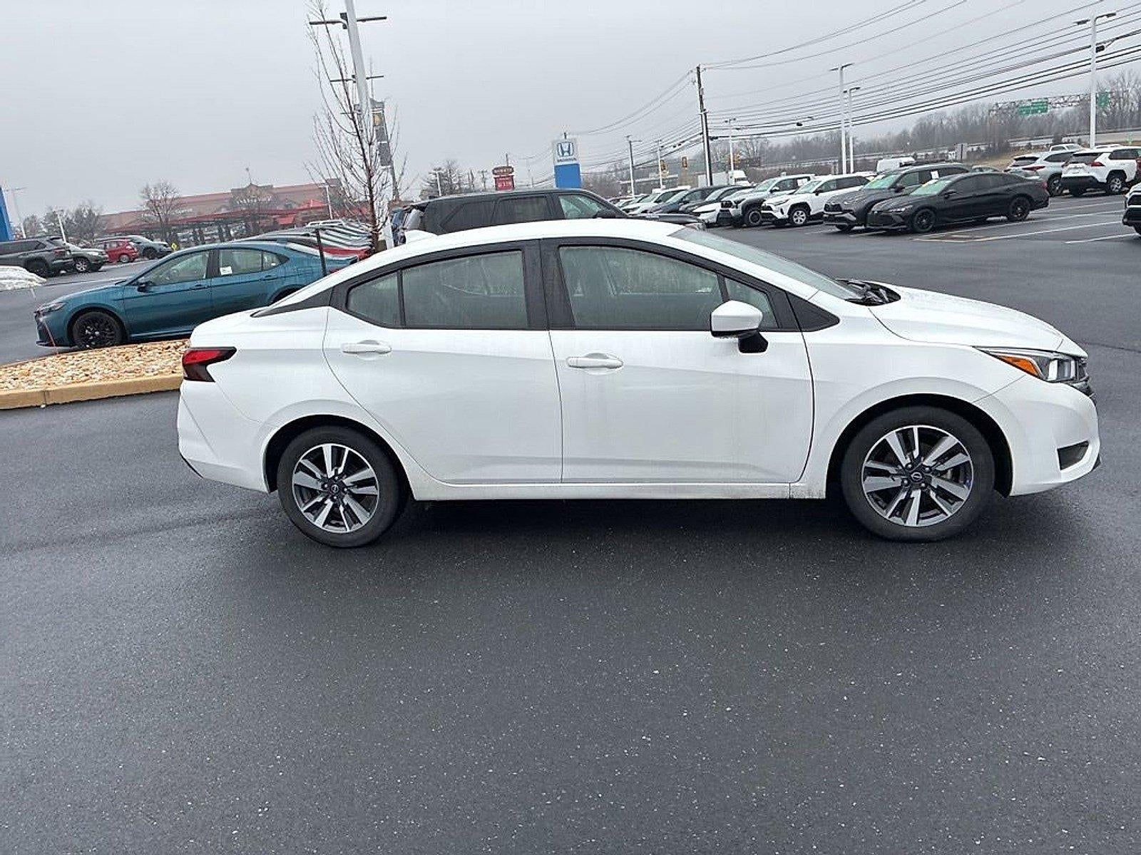 2023 Nissan Versa SV CVT