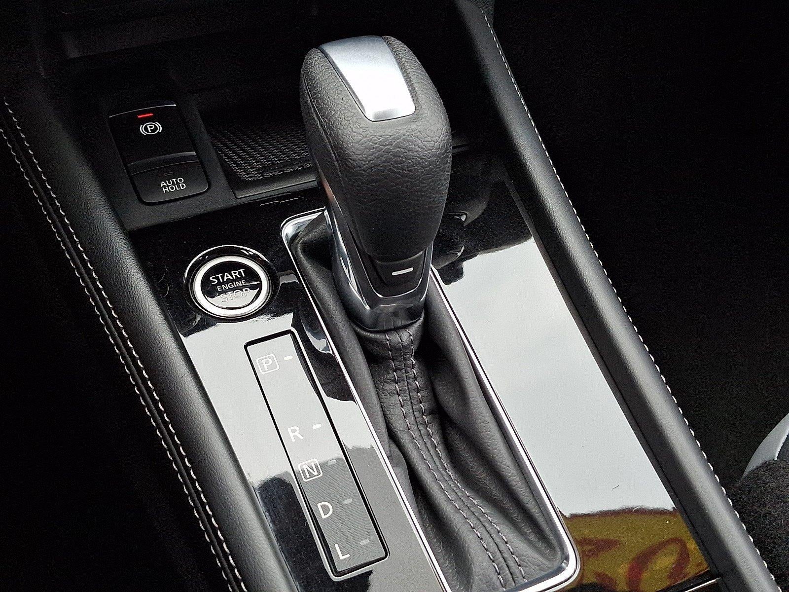 2023 Nissan Kicks SR FWD