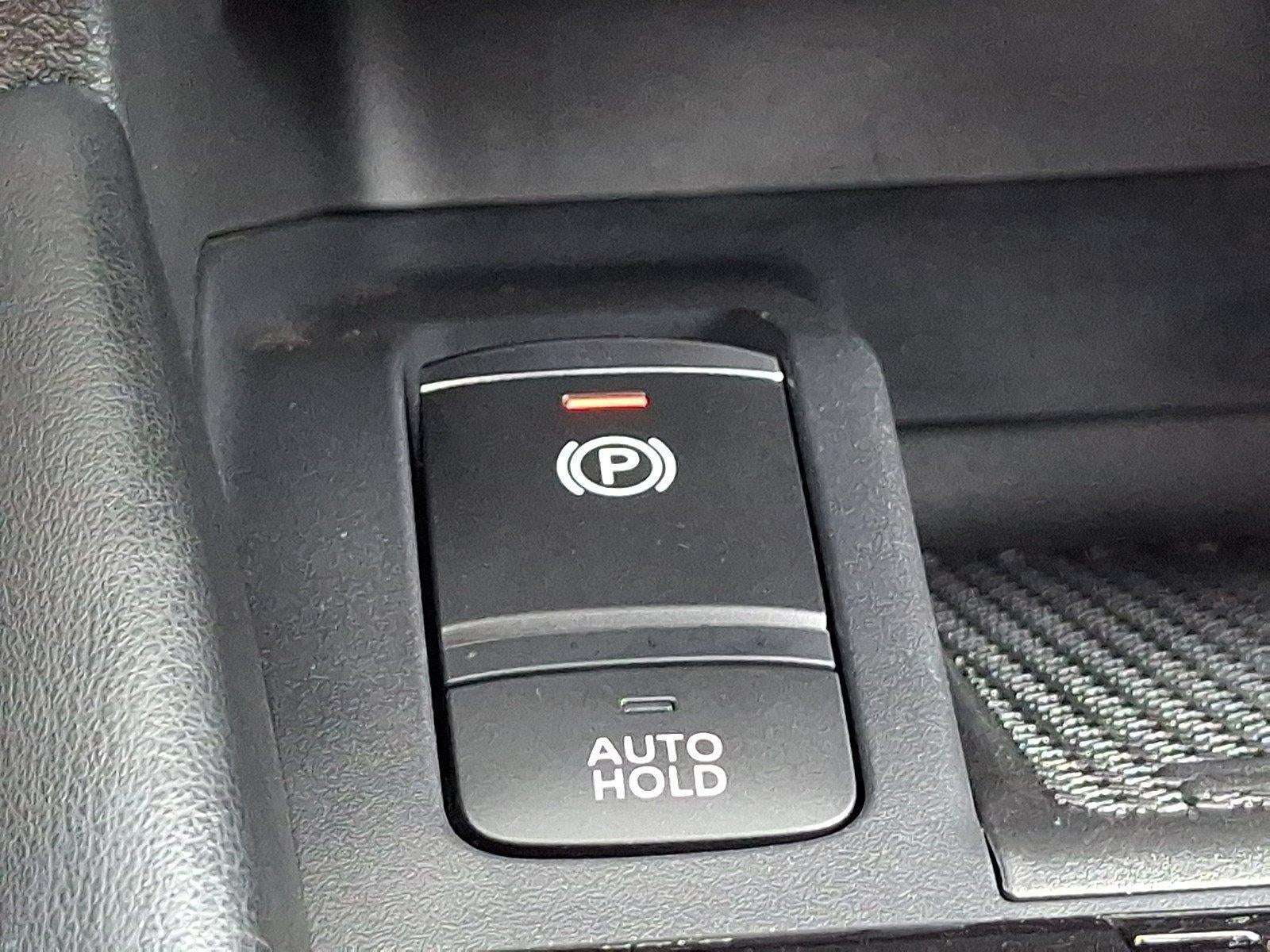 2023 Nissan Kicks SR FWD