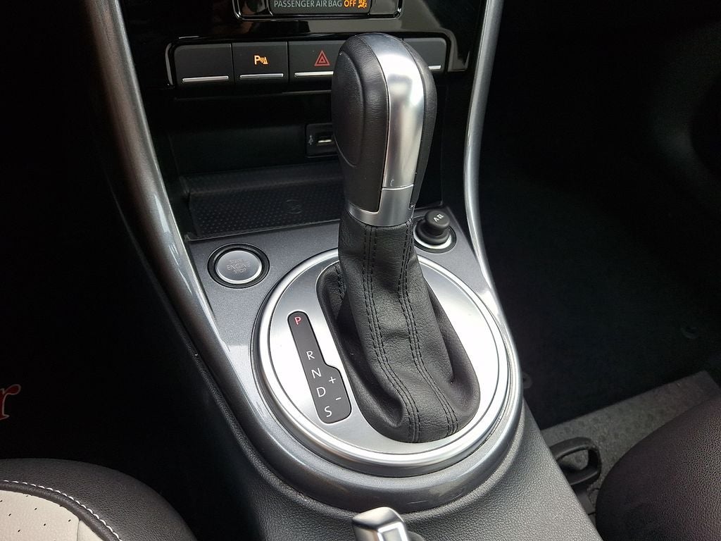 2019 Volkswagen Beetle SE Auto