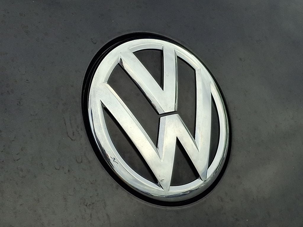 2019 Volkswagen Beetle SE Auto