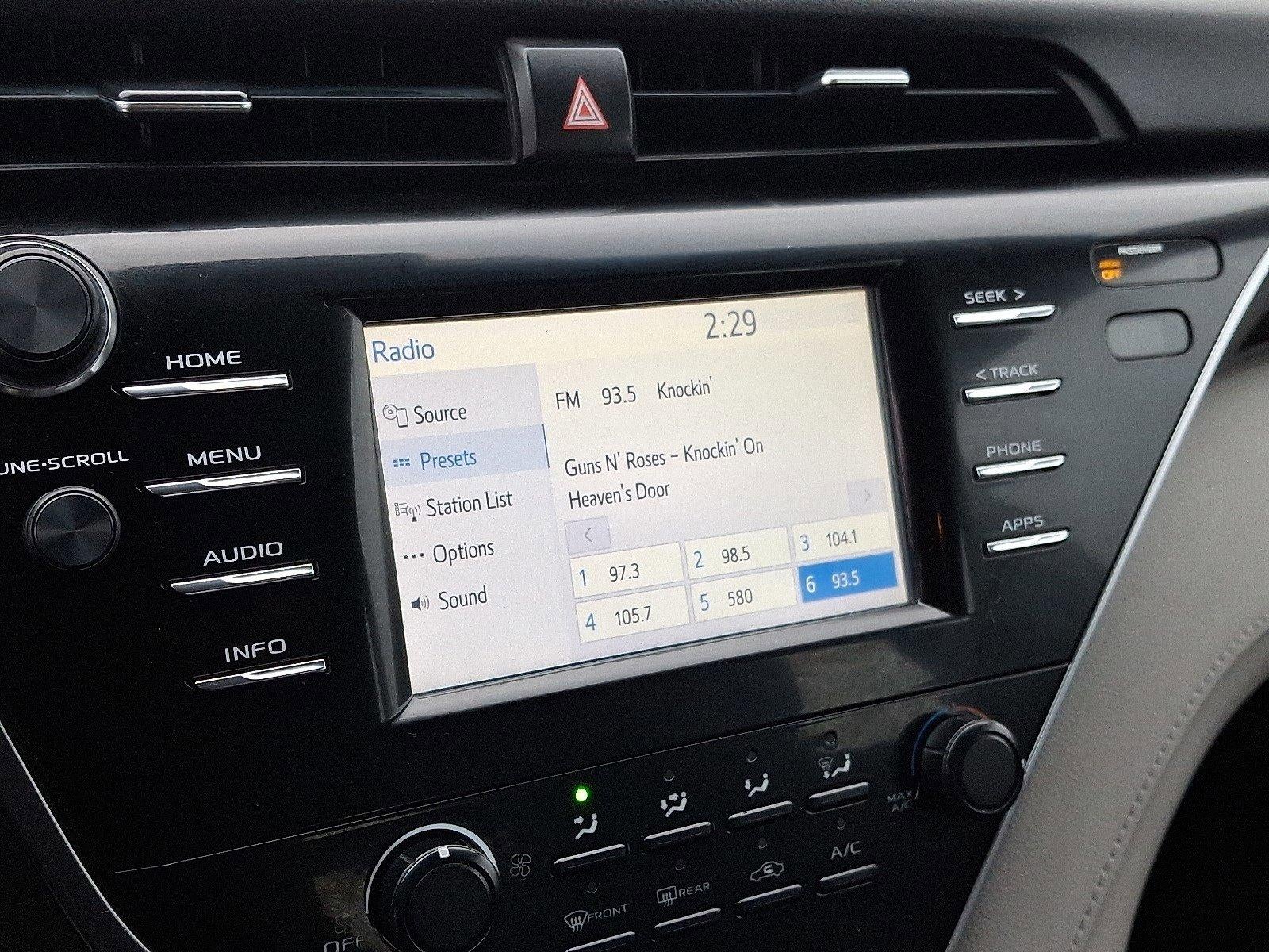 2018 Toyota Camry LE Auto (SE)