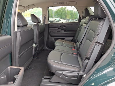 2025 Nissan Pathfinder SL 4WD