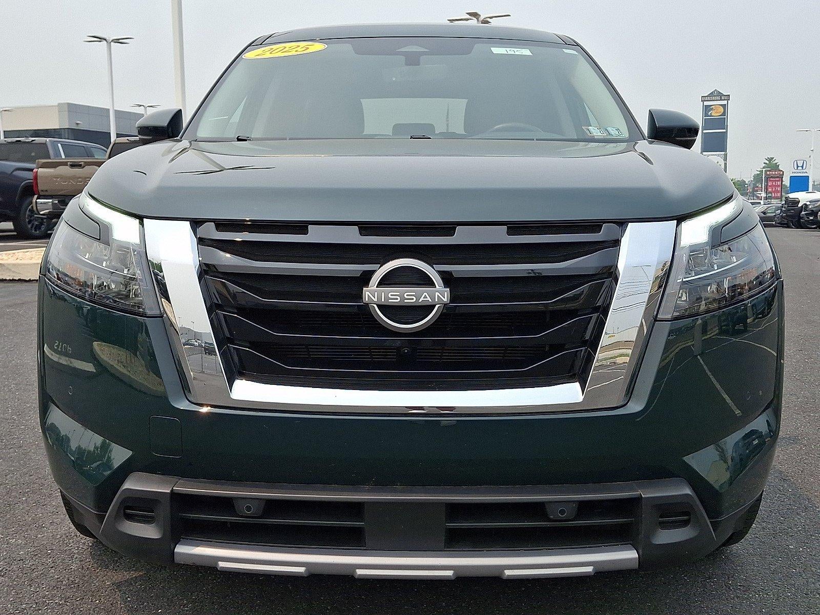 2025 Nissan Pathfinder SL 4WD