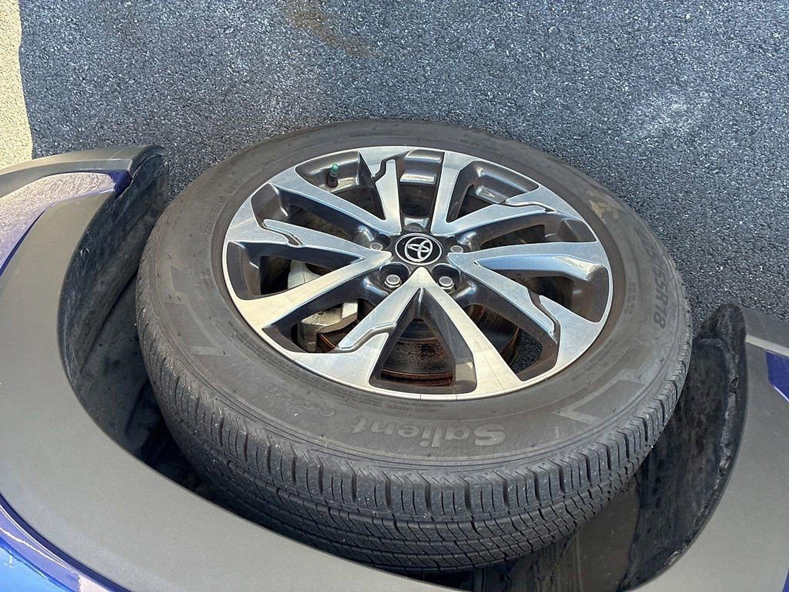 2023 Toyota Corolla Cross XLE 4WD (Natl)